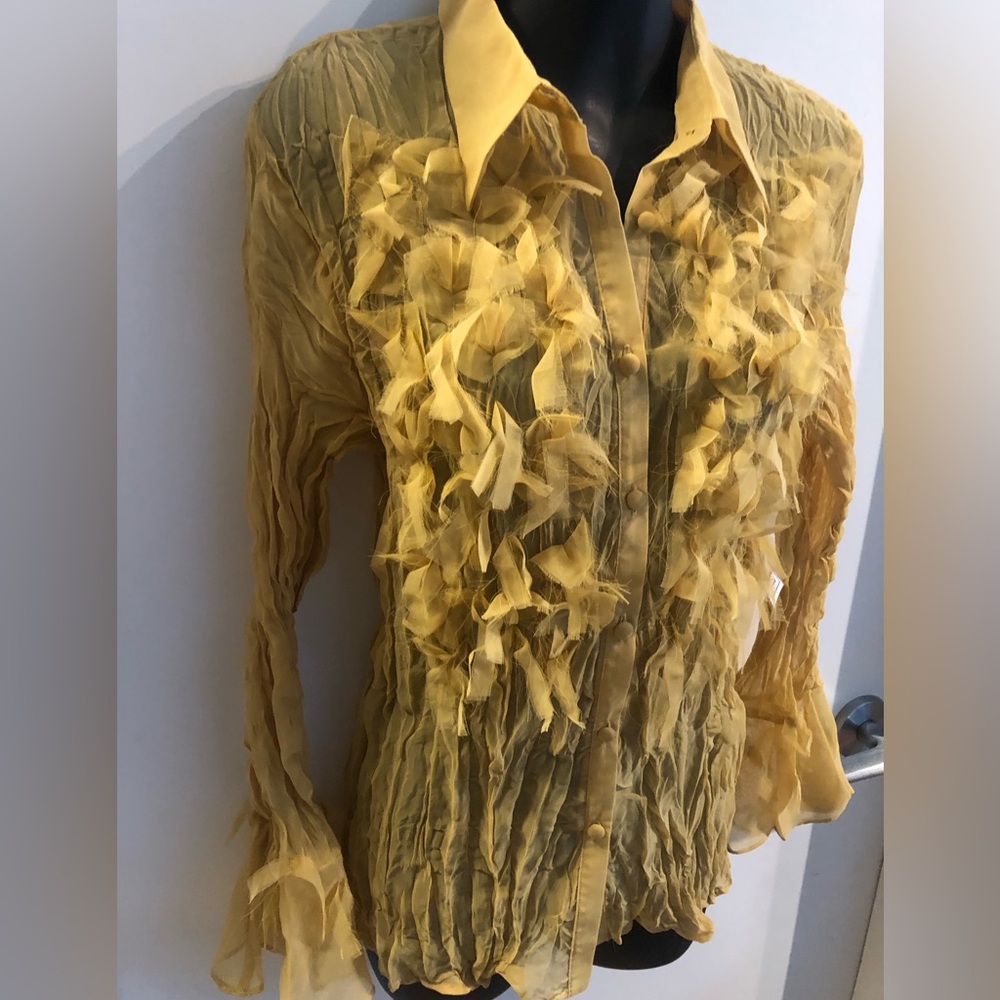 5/$20 DRESS U by SHARON M Gold Crinkle and feathery stretchy blouse - Picture 2 of 10